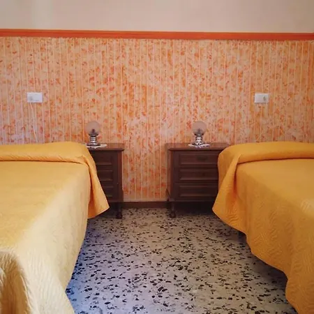 Leos Sala Comacina